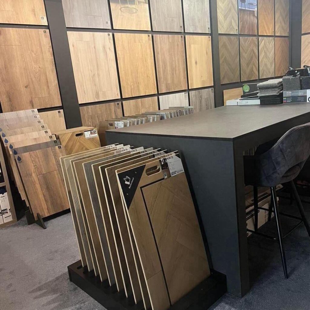 Showroom visgraat laminaat